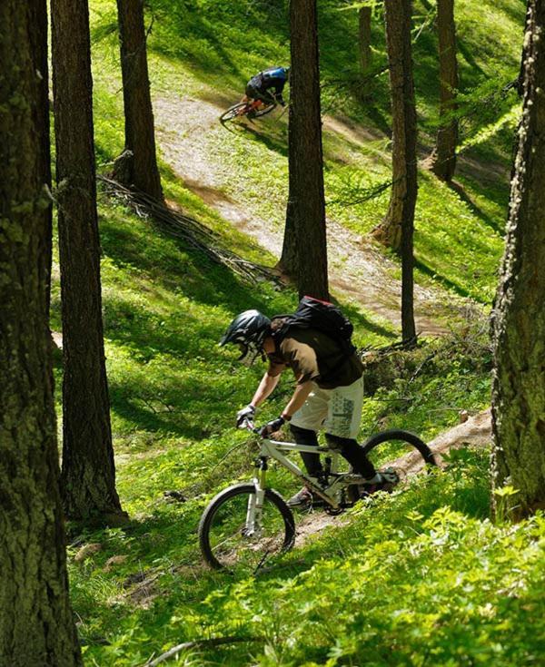 Etra Close To Piste *